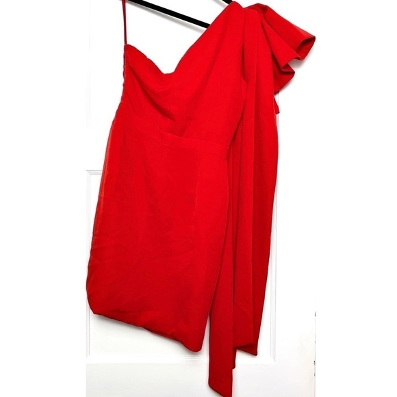 TOCCIN Red Bow‎ Detail One Shoulder Sleeveless Front Cutout Mini Sheath Dress 4 - Picture 5 of 8